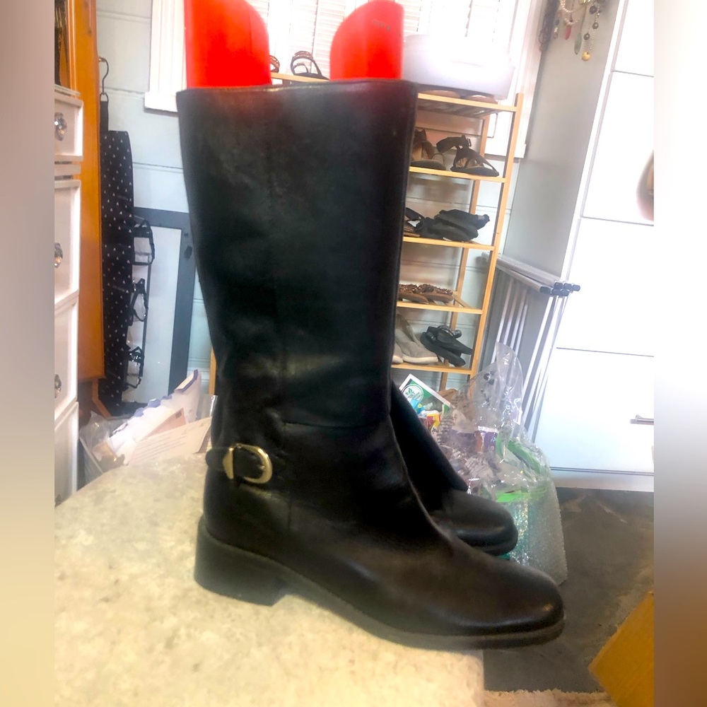 Naturalizer ladies boots size 8 med.